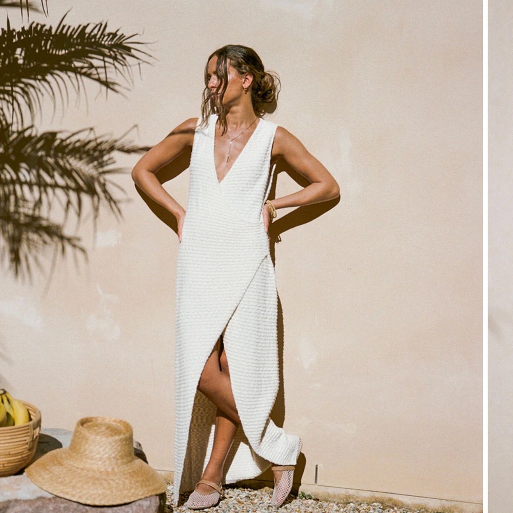 White Sleeveless V-Neck Maxi Dress